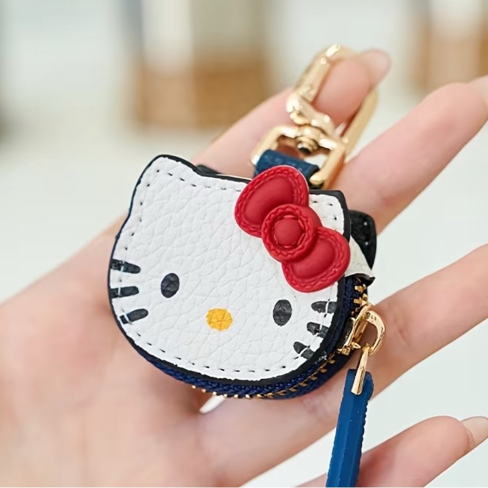 Hello Kitty Coin Purse Keychain - Picture 2 of 5